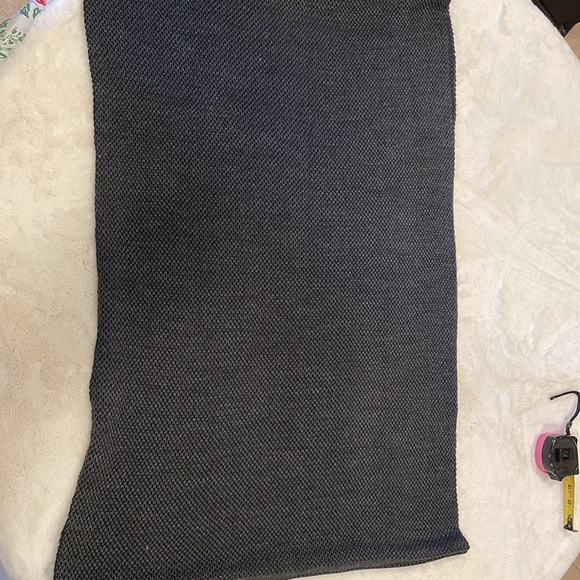 Lorna Jane Large Knit Infinity Scarf - Picture 7 of 12